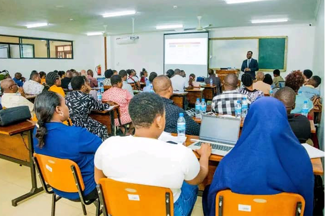 BoT Facilitator Trains Co-operative Leaders on Financial Education Service Delivery
